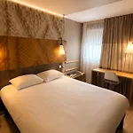 第戎中心克莱蒙梭宜必思酒店 酒店 3*