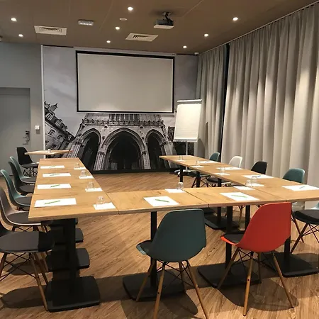 イビス サントル クレマンソー ディジョン