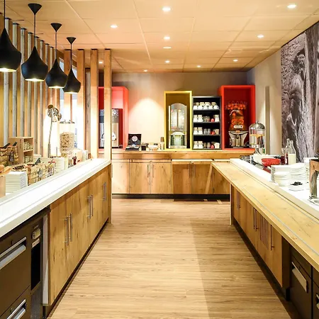 イビス サントル クレマンソー 3*