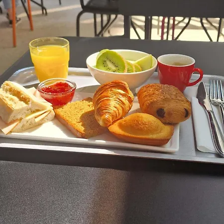 イビス サントル クレマンソー ディジョン