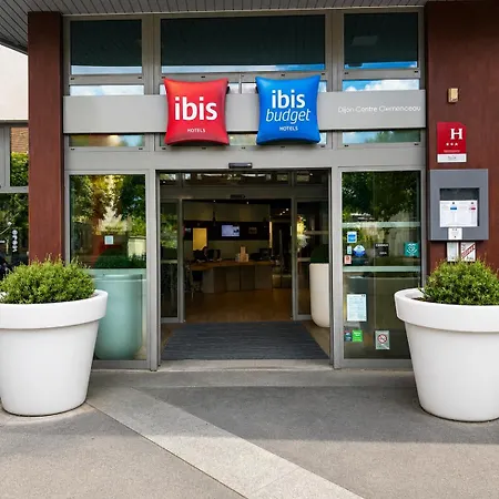 Ibis Centre Clemenceau 3*