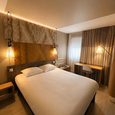 Ibis Centre Clemenceau 3*