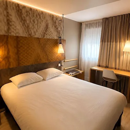 Ibis Centre Clemenceau Hotel 3*