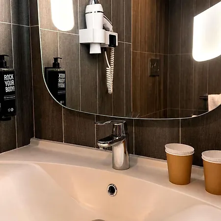 Ibis Centre Clemenceau Hotel 3*