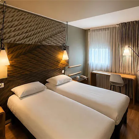 Ibis Centre Clemenceau Hotel 3*