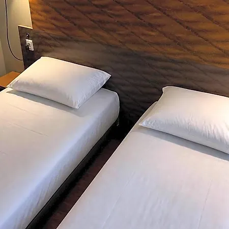 Ibis Centre Clemenceau 3* ديجون