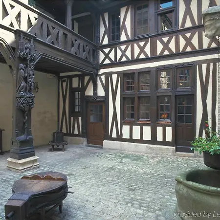 第戎中心克莱蒙梭宜必思酒店