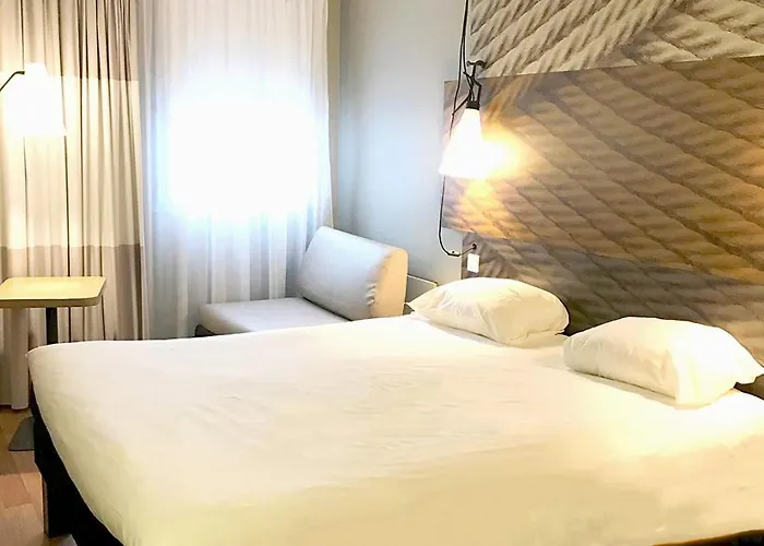 Hotel Ibis Centre Clemenceau 3*